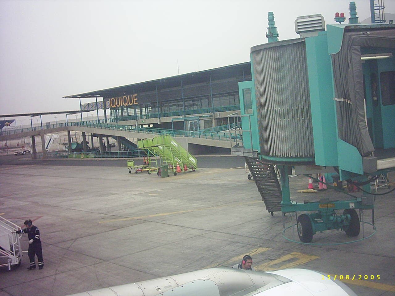 The terminal and a jet bridge at Iquique’s Diego Aracena airport
